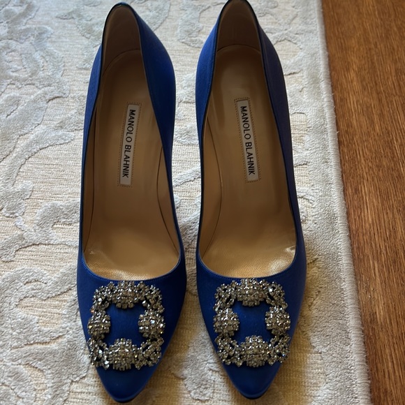 Never used with box and duster royal blue manolo blanik size 38 1/2 - Picture 2 of 5